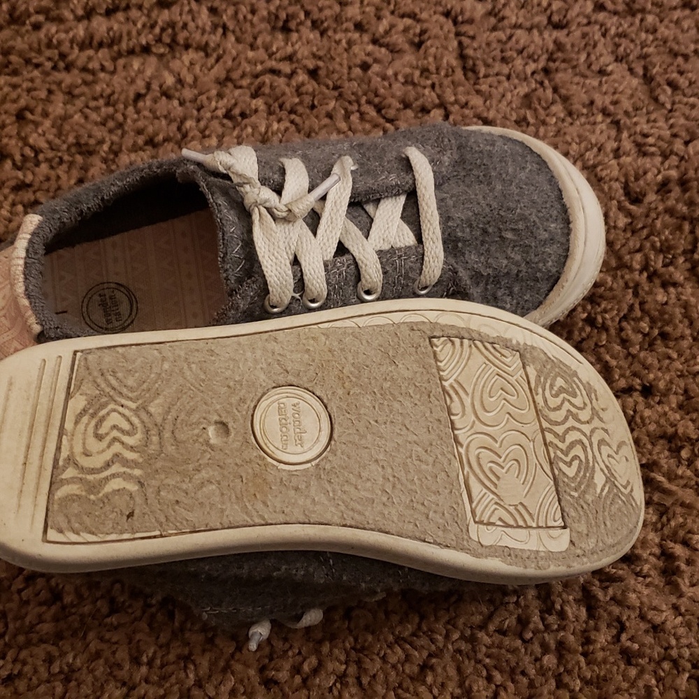 Slip ons - Picture 2 of 2